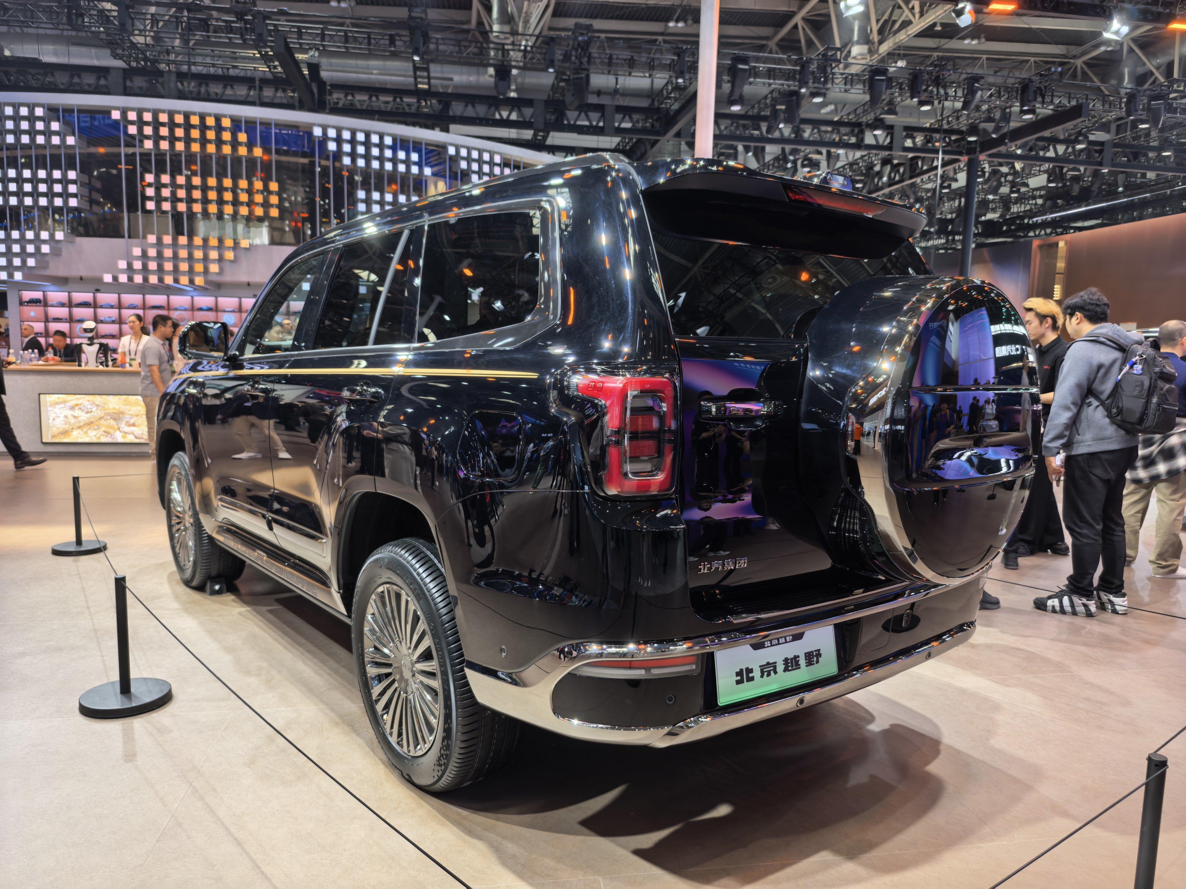 北京越野这个越野车质感挺好看的，内饰用了大联屏，不知道最后会不会叫享野700