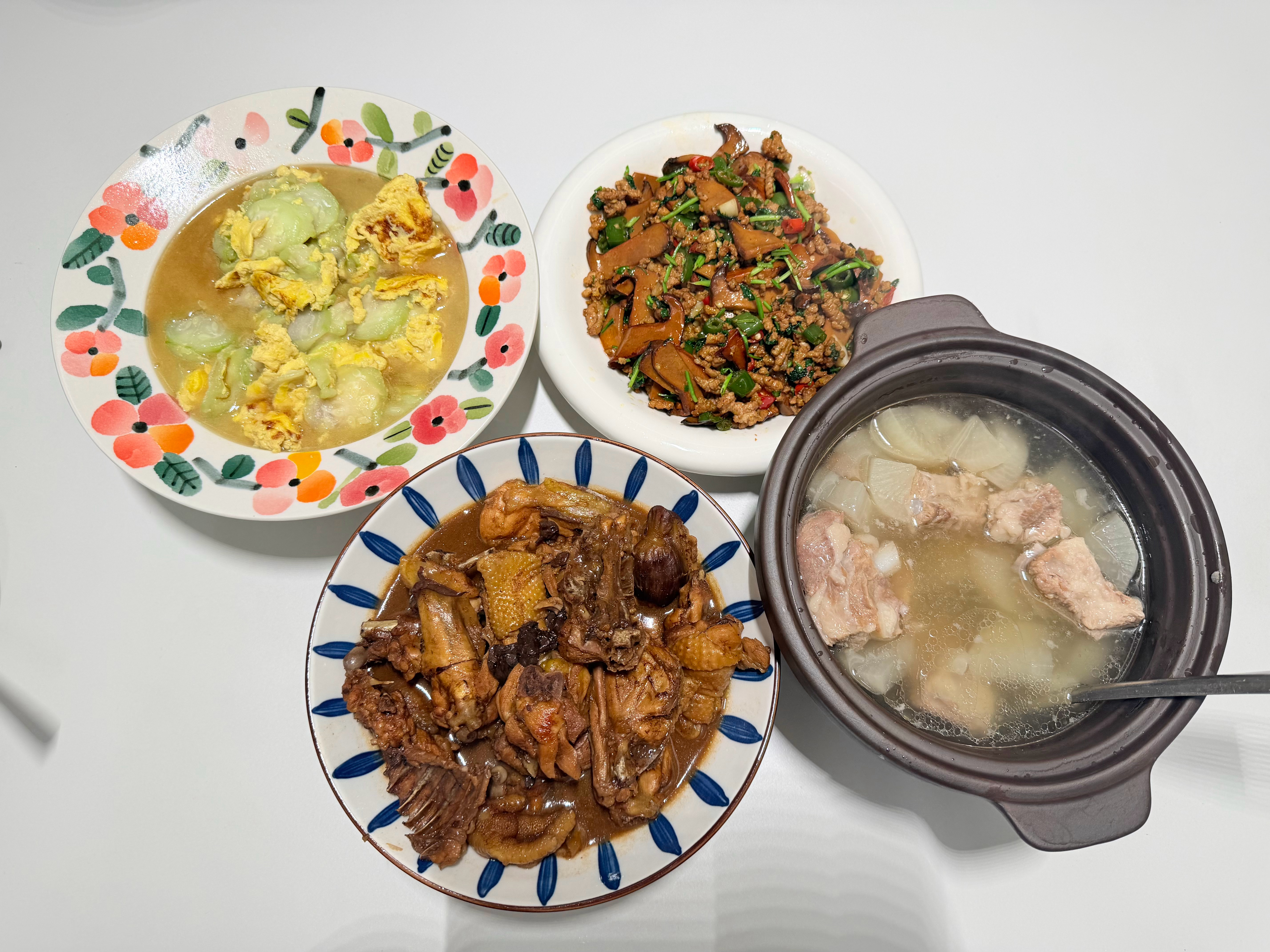 家里的饭好好吃 