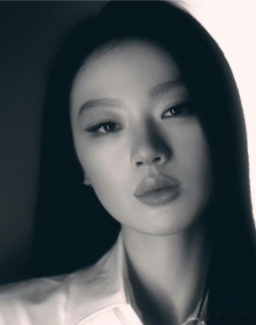 单依纯新歌预告 听单依纯新歌预告，那嗓音空灵又纯净，仿佛能净化世间一切尘埃，感染