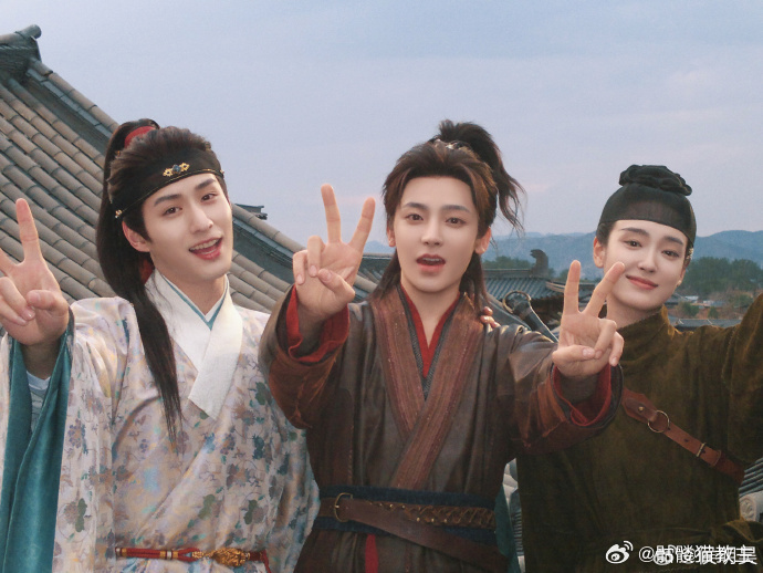 侯明昊碧血蝉杀青长文谁被杨无间的故事戳到了！侯明昊笔下的他率真又血性，为珍惜的人