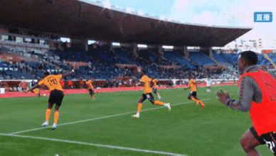 差点乐极生悲？

非洲杯小组赛首轮，马里与赞比亚战成1-1平。第92分钟，赞比亚