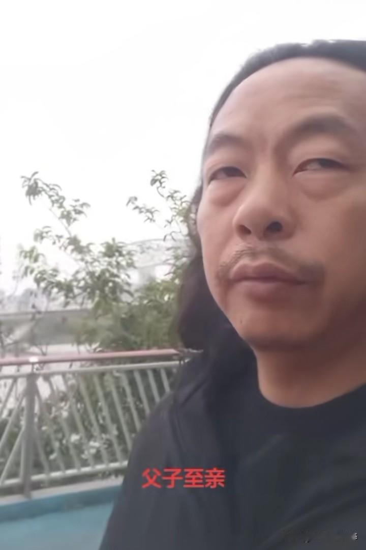 懂的人还是有得
生为一个人
父母陪你长大
儿子陪你老死
你的人生就是圆满的
亲人
