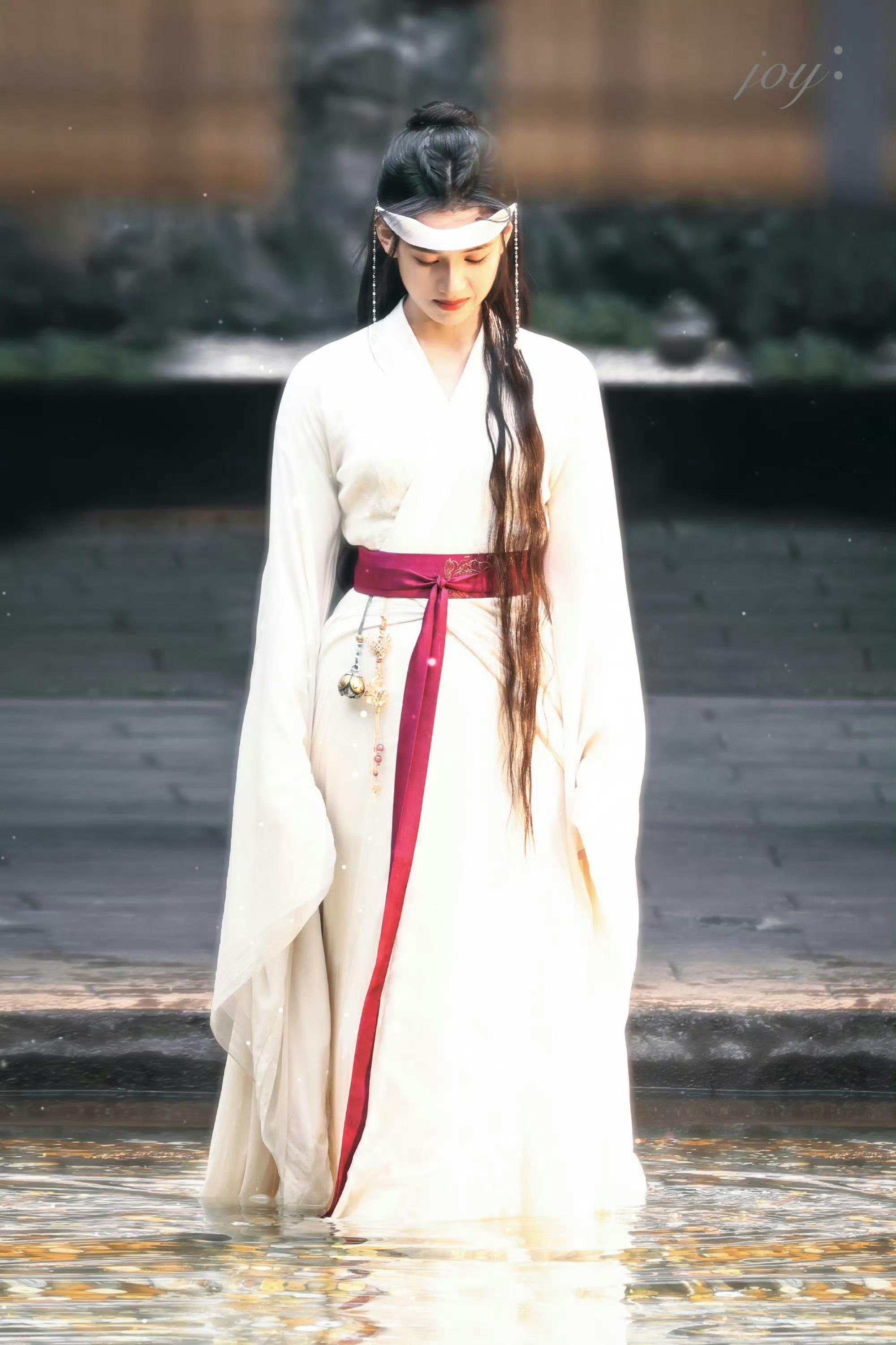 张婧仪梦花廷生图路透  美好的一天从美照开始，张婧仪梦花廷缇兰公主造型真的好美呀