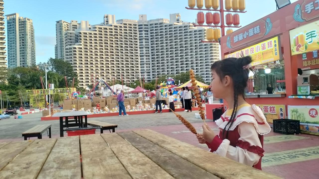 茁壮成长562——陵水小姑娘

文/安成立
2026.2.14

陵水小姑娘
辫