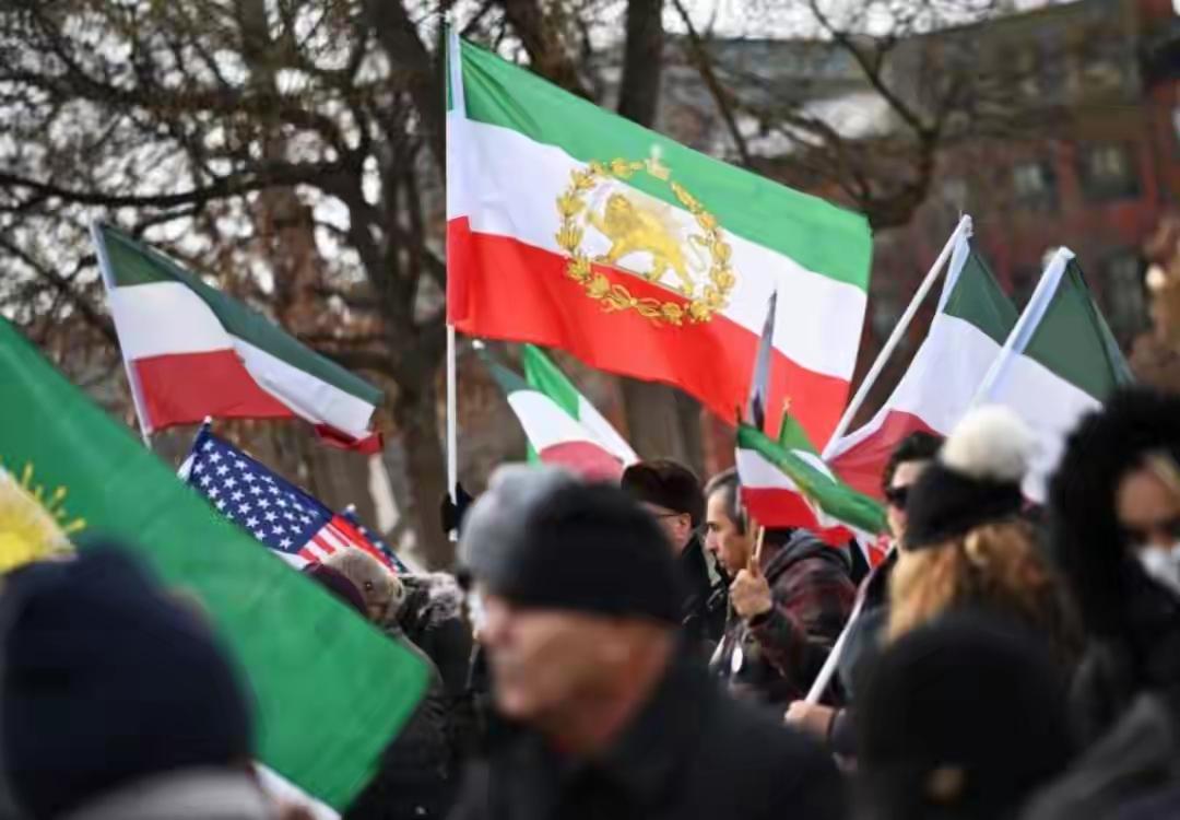 特朗普剑指伊朗，中方24小时内连发双反对
 
谁都没猜到，特朗普的炮火没对准格陵