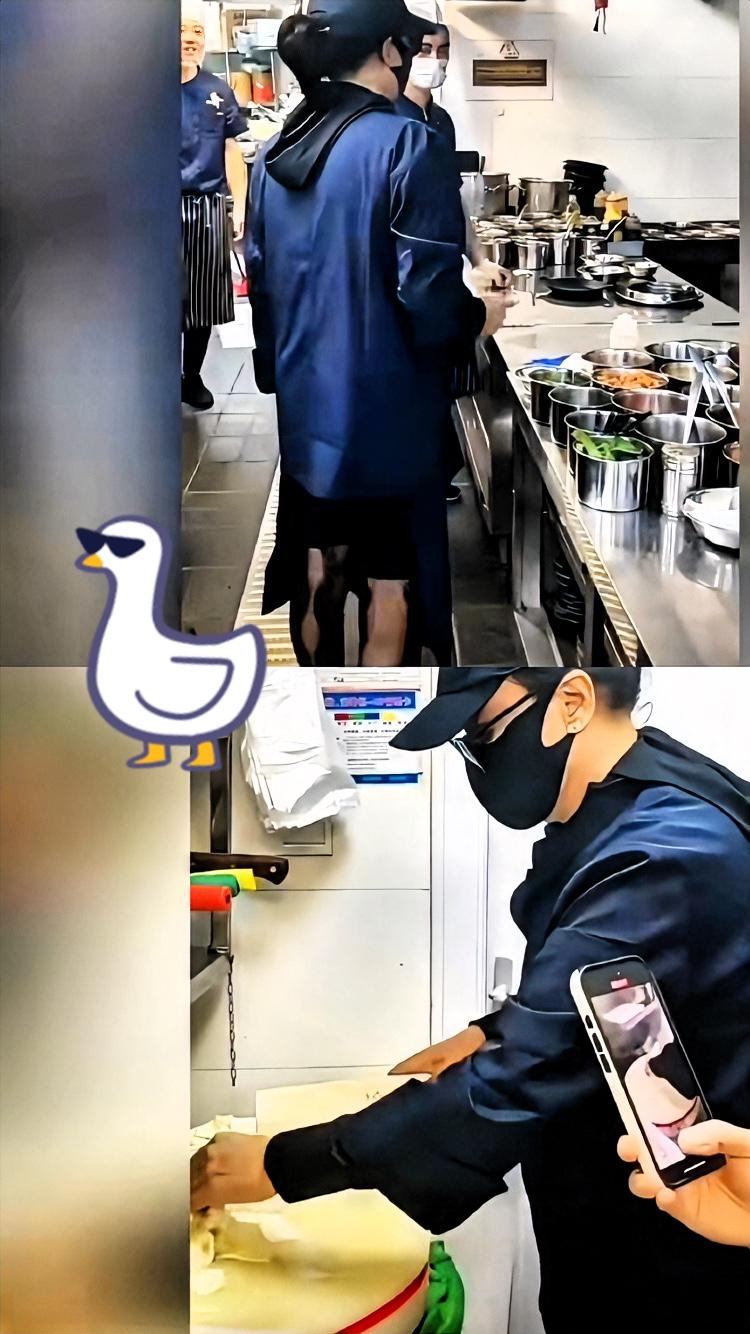 能抓住机会的还得是张兰
这不机会来了
衣服都没来的急换……
西贝的这波流量兰姐直