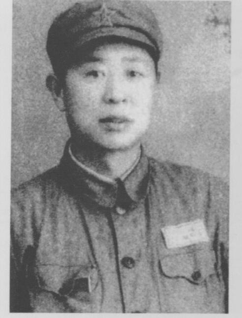 1945年8月12日，敌人宣布停战这天，一位日军优秀间谍突然跟铃木说：“我不是真