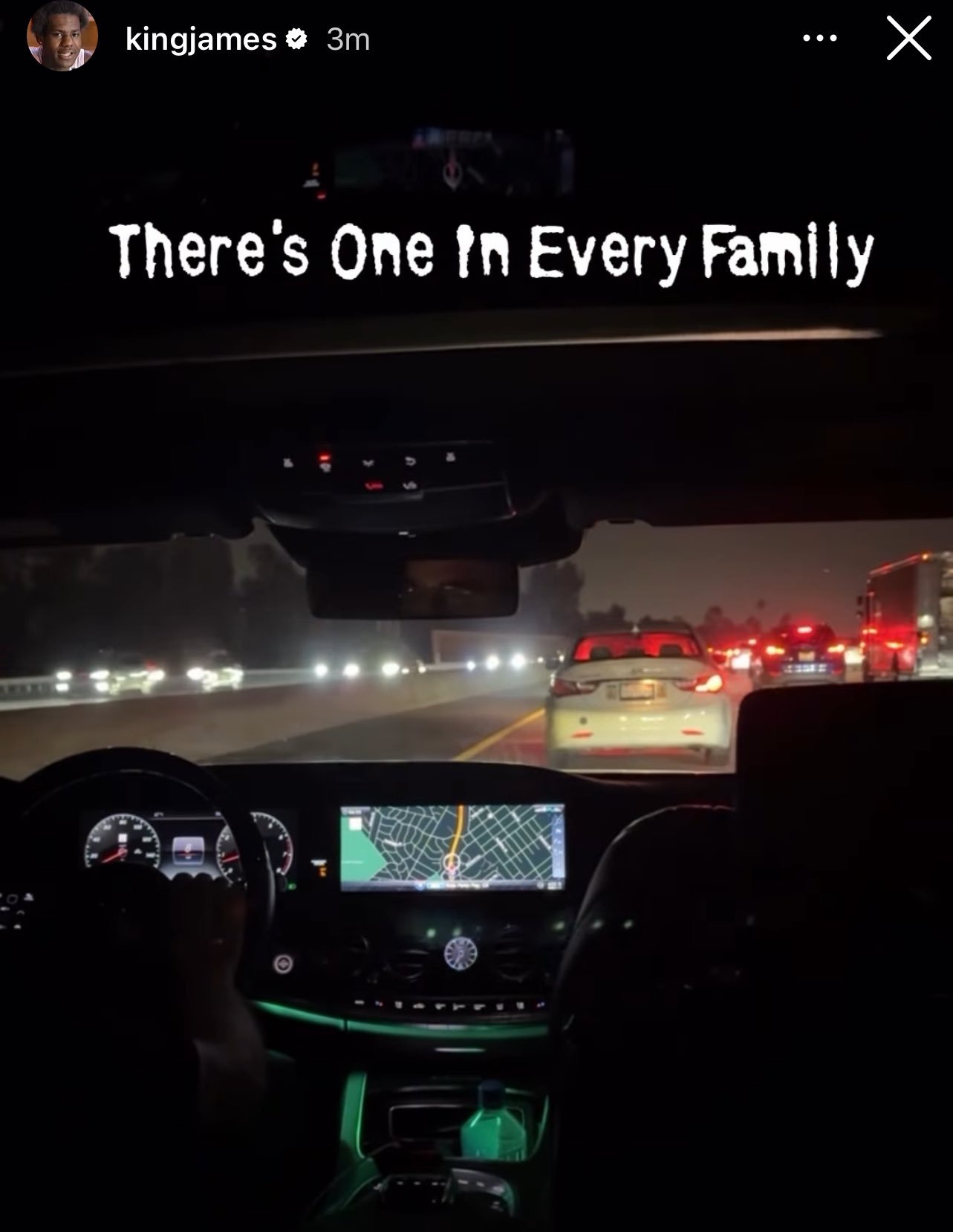 老詹还在路上堵车[允悲]开拓者vs湖人詹姆斯目标11中旬回归湖人国度 ​​​