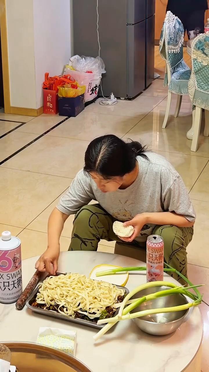 冷战第三天，结局尴尬了。
香不？
