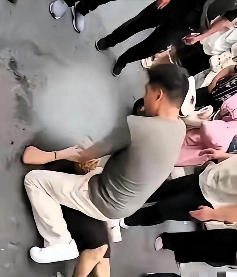 钱王津，男，汉族，现役军人，江苏淮安人。2026 年 7 月 27 日傍晚六点多