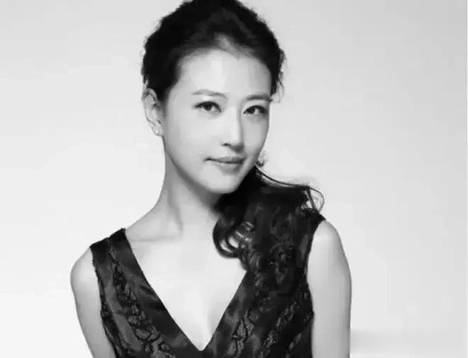 红颜薄命的5位一线女星[流泪]

第1， 周海媚（病逝终年57岁）
代表作《倚天