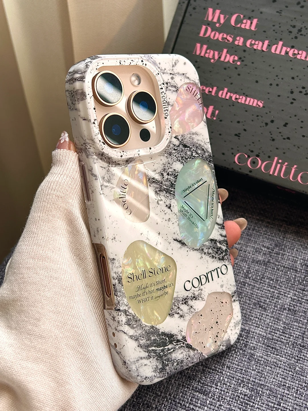 很喜欢的搭配沙漠金高颜值贝壳纹手机壳！！！