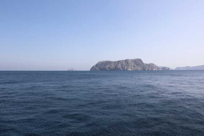 【旨在绕开霍尔木兹海峡 #阿联酋开建全新石油管道#】据西班牙《先锋报》网站5月1