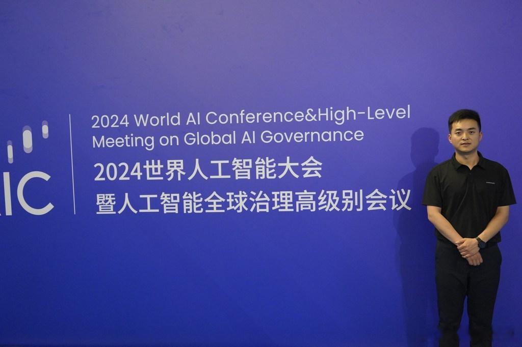 人民日报评豆包付费人民日报对豆包付费模式的评论引发行业热议，这折射出AI应用商业
