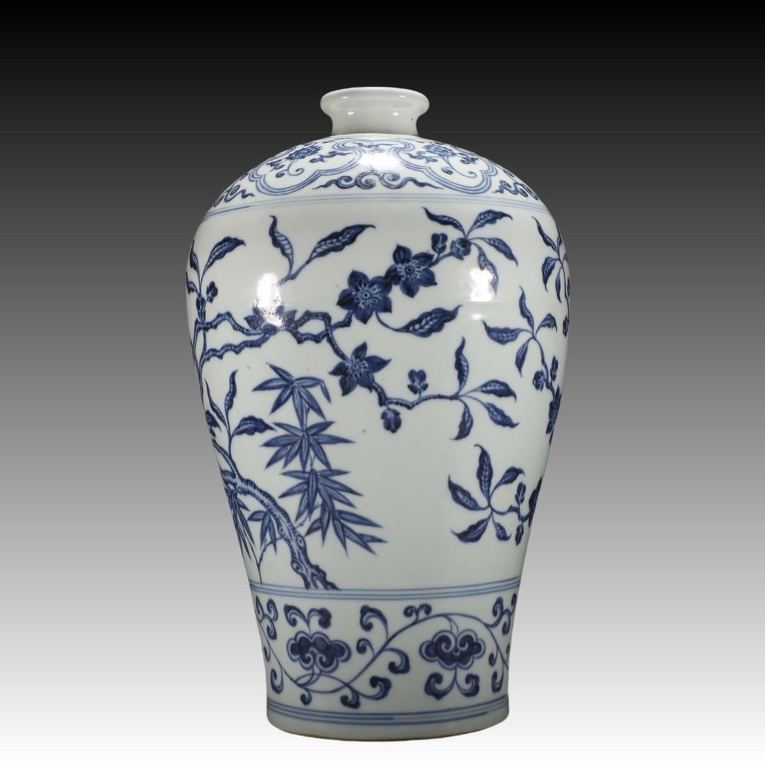 古玩收藏这行，就像冲浪，得紧跟时代浪潮。如今社会需求变了，以前大家可能就喜欢传统