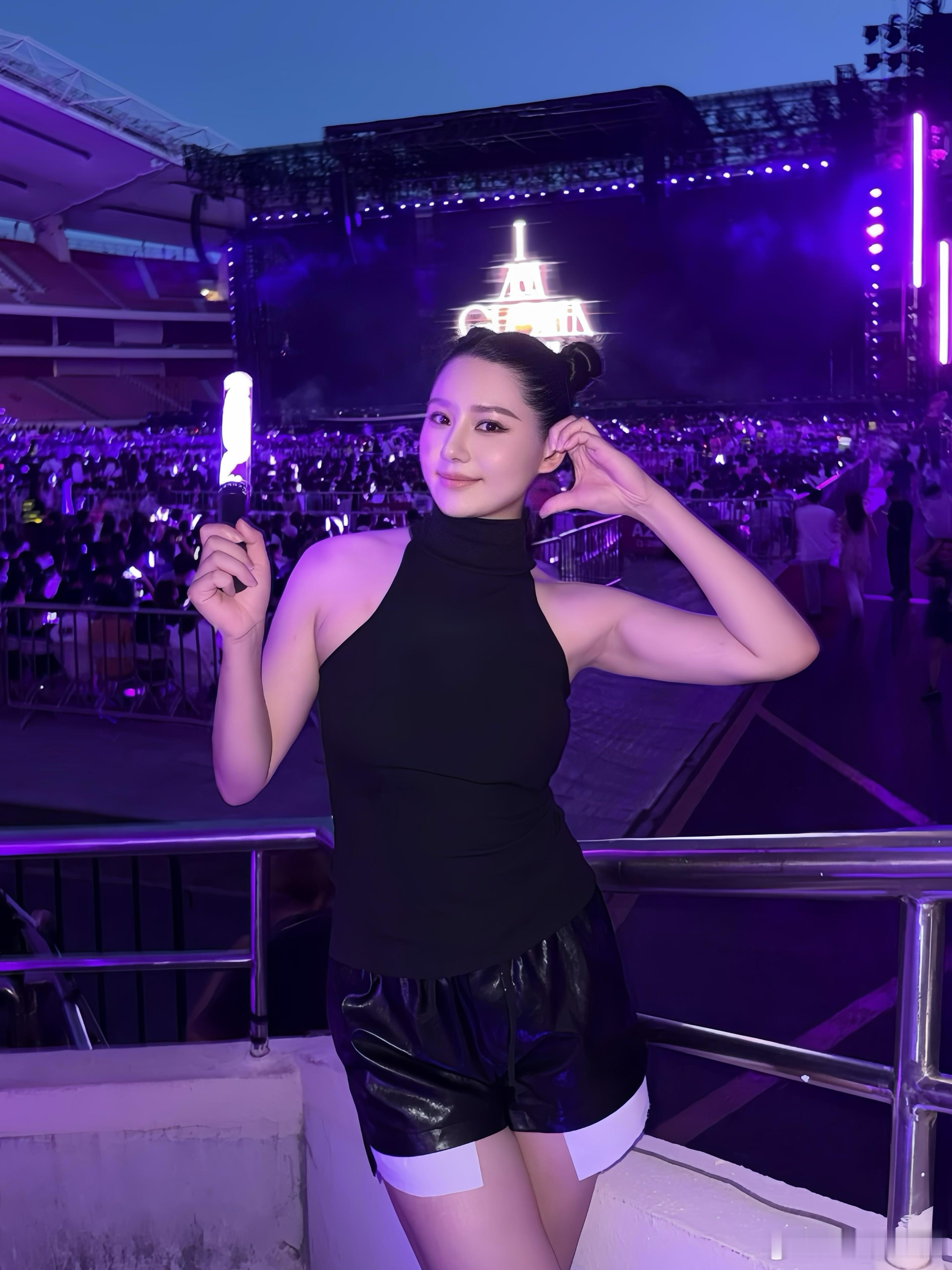 𝐆.𝐄.𝐌💜谁能不爱这个真挚的女孩  ​​​