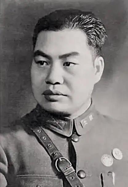 1944年，几个刺刀同时刺进了79军军长王甲本的腹部，这位打了半辈子仗的将军，就