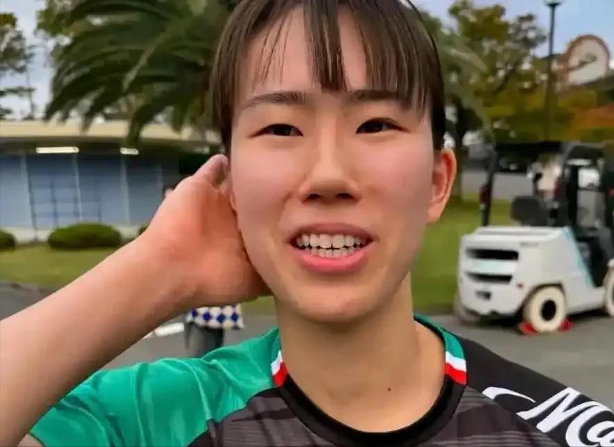 嘿，各位球迷朋友们，我这儿有个新鲜事儿得跟大家伙儿聊聊。
1. 听说了吗？天津女