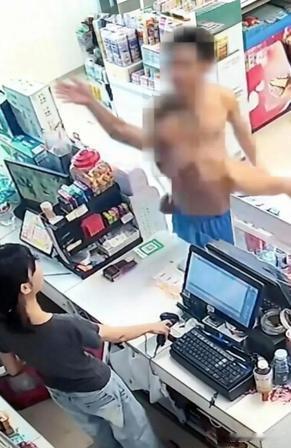 太气人！东莞社区超市，9 月 14 号，一名准备离职的女店员遇上赊账 105 块