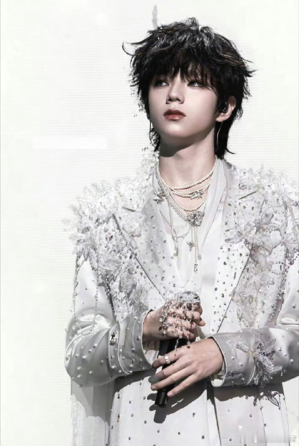 王橹杰穆祉丞完全时代峰峻军火展示两人双人卡面也是好萌