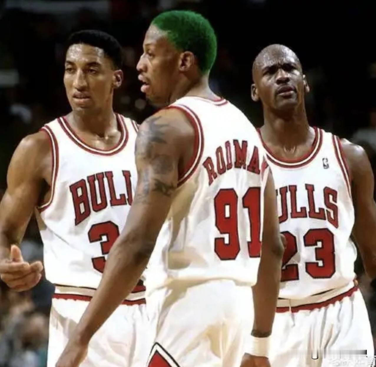NBA 历史十大最强三人组！大家认同吗？

1. 乔丹 + 皮蓬 + 罗德曼（公