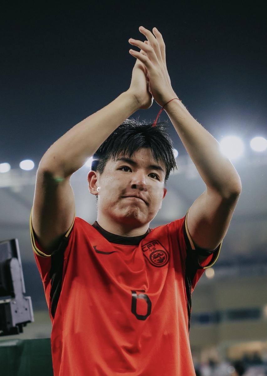 中国球员徐彬正式签约英超狼队 下半赛季有望外租参赛 u23国足亚军热点解读留洋球