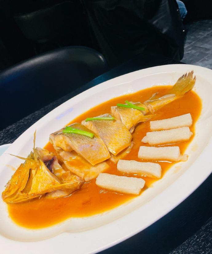 台州菜真的不要太好吃啊！每一口都鲜到让人停不下来。我觉得我这个资深吃货今天又晋级