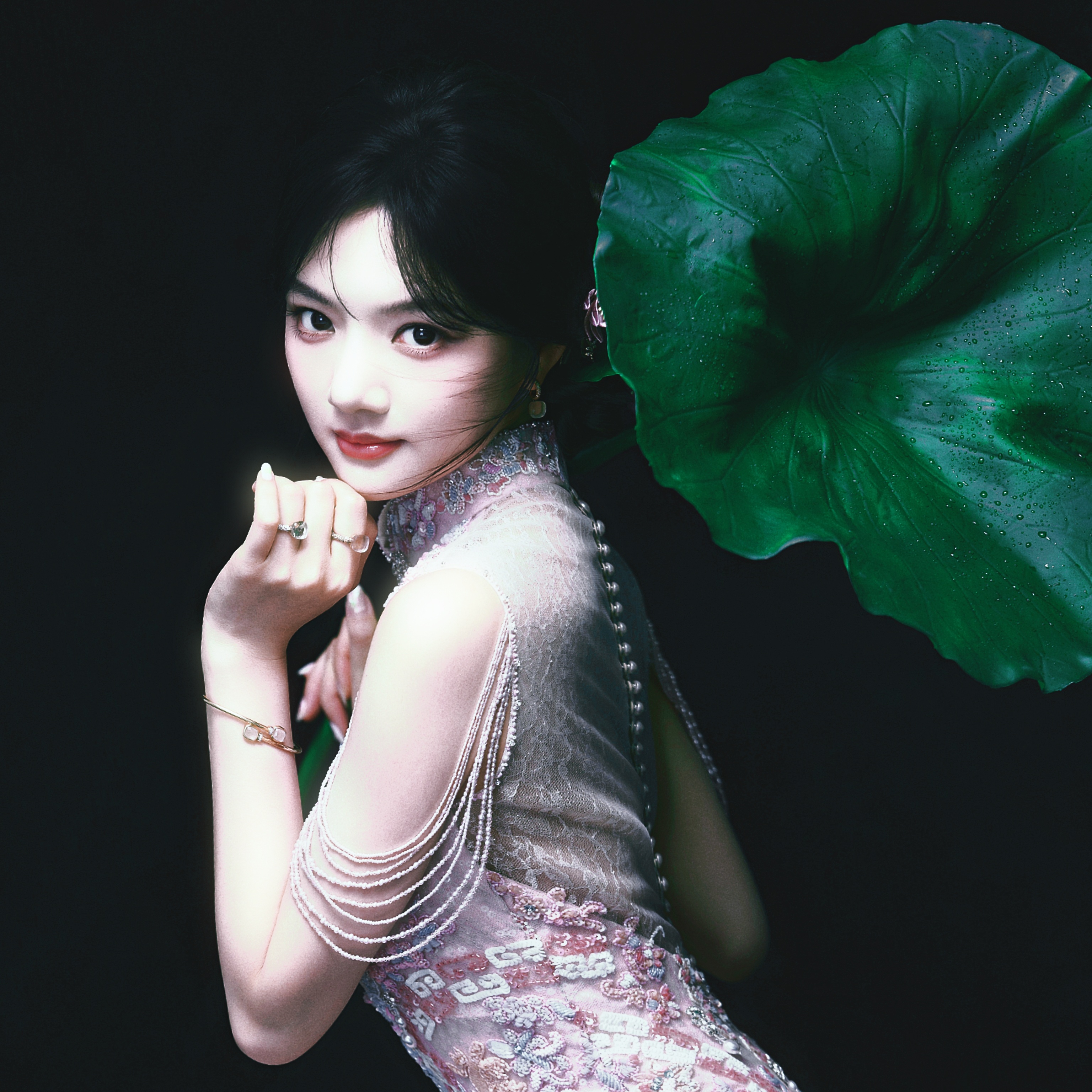 莲叶何田田🌿 
