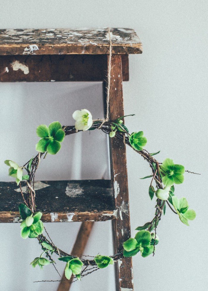 尽可能说温暖的话，做善意的事，怀有一颗温柔的心。那样的人即使庸碌一生，也会有着恬