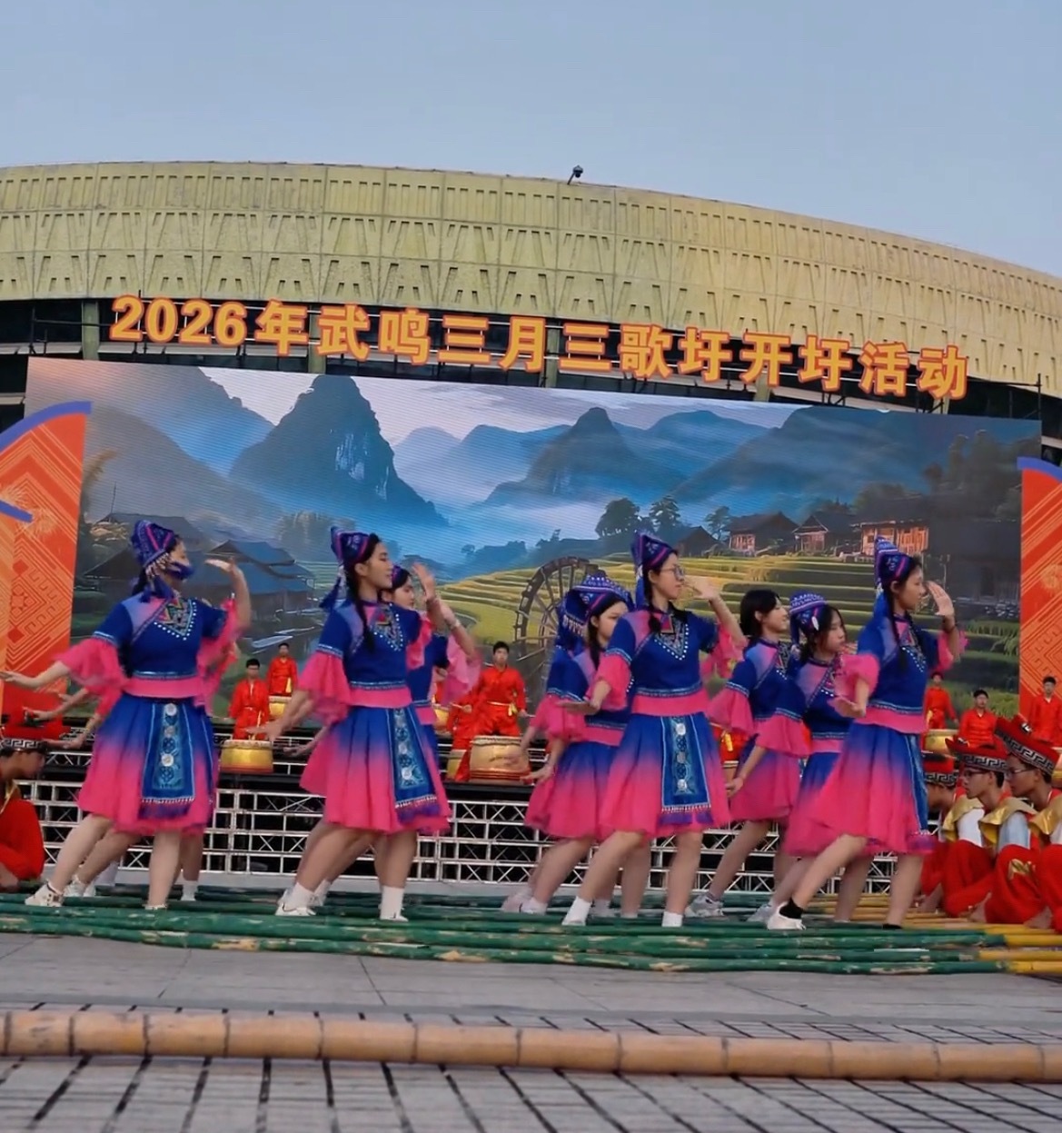 南宁武鸣三月三累计接待游客58.83万人次4月21日，据媒体透露：2026年广西