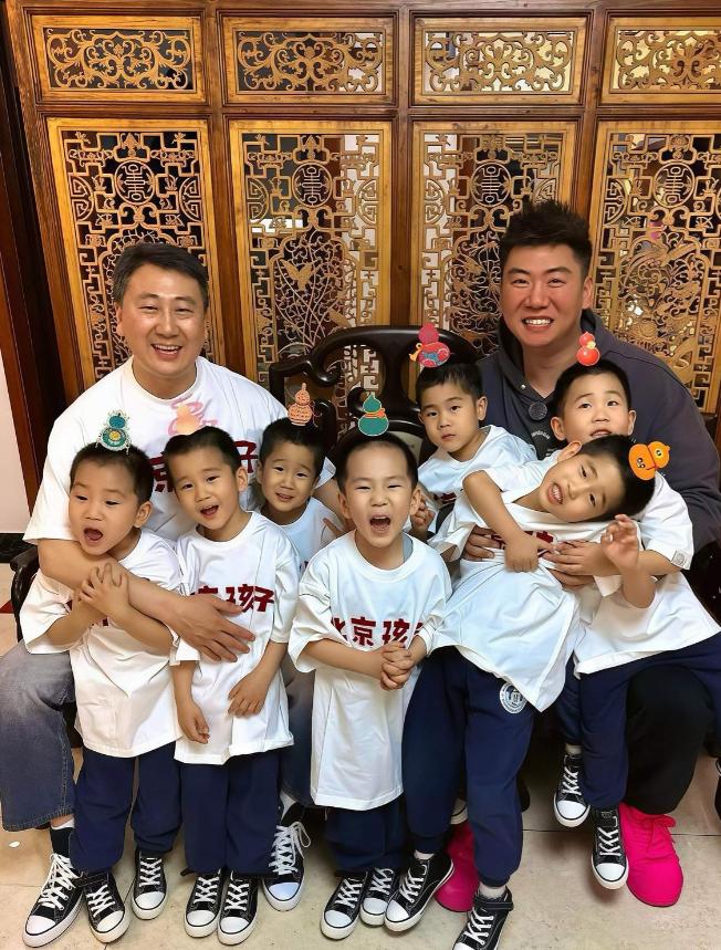 2022年，48岁梁宝军查出妻子怀上7胞胎，医生苦劝减胎，没想到，妻子一句答复，