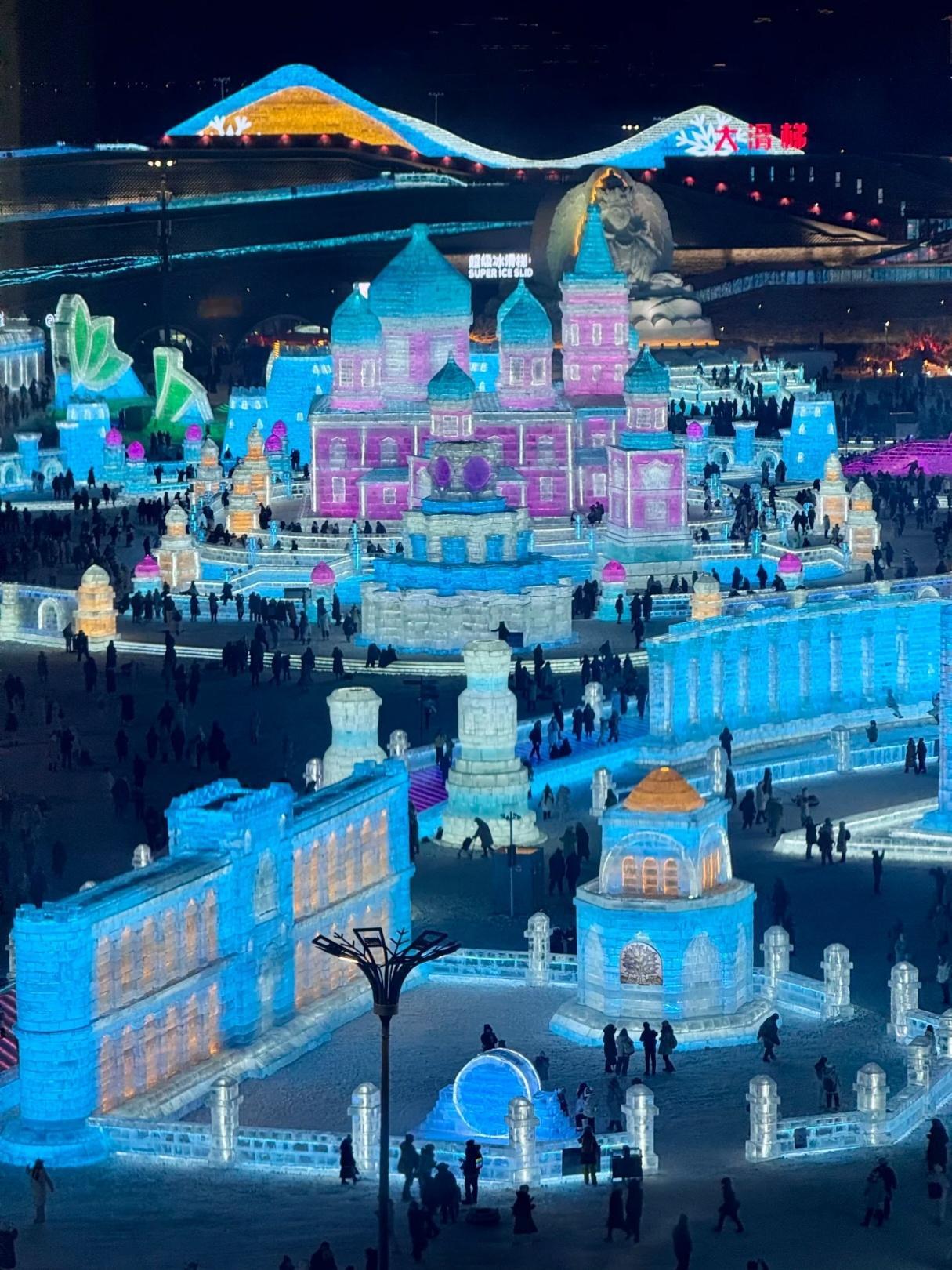 跨年文案 祝这个世界继续热闹祝我们仍是我们关关难过关关过前路漫漫亦灿灿2025 