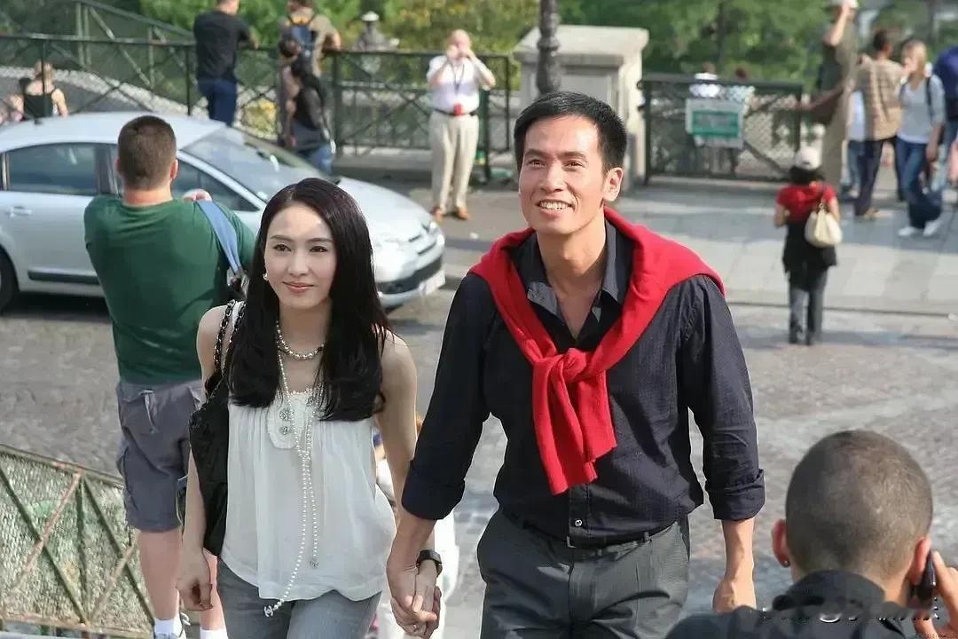 陈豪和黎姿是多般配的一对啊！两人曾经是荧幕情侣，但在生活中却无交集。光从外表看，