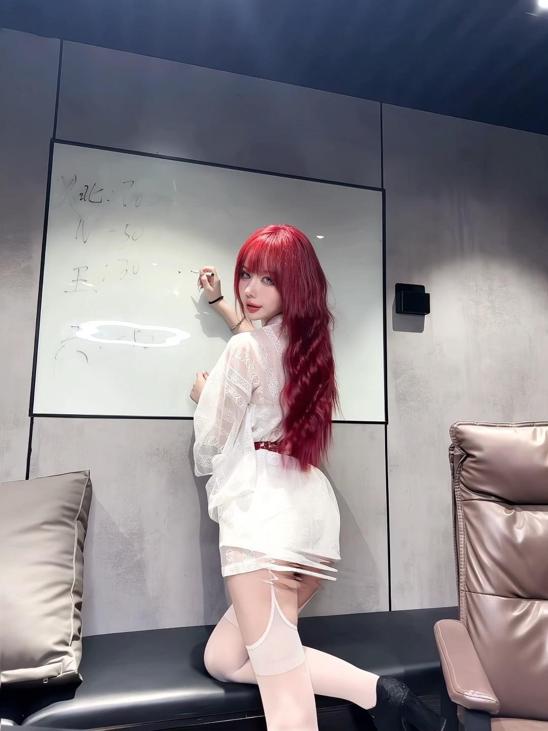 陶白白都离婚两年了 还相信星座分析吗 大家坏起来都一个B样 但我们狮子座不一样