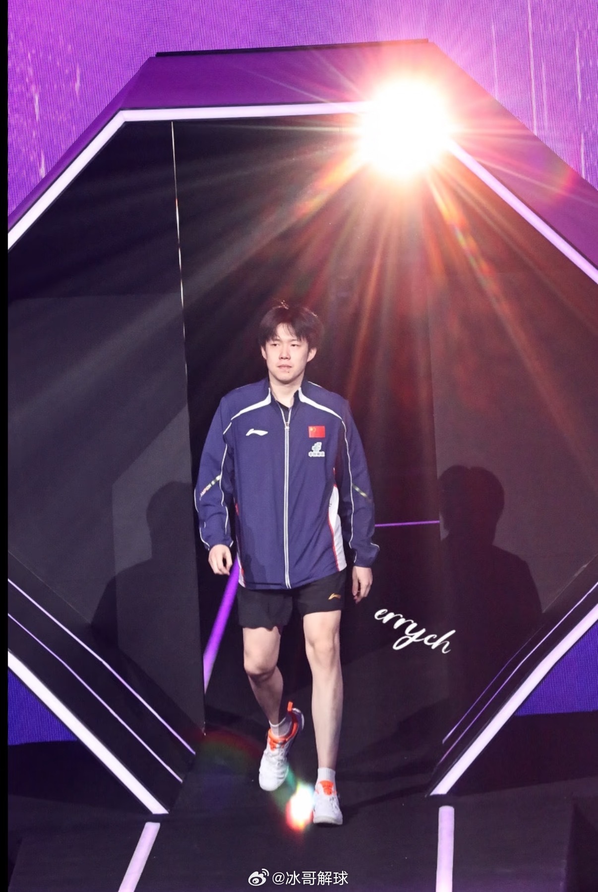 王楚钦说没成绩怎么捧都没好结果王楚钦在采访中直言，竞技体育成绩为王，没有实力与成