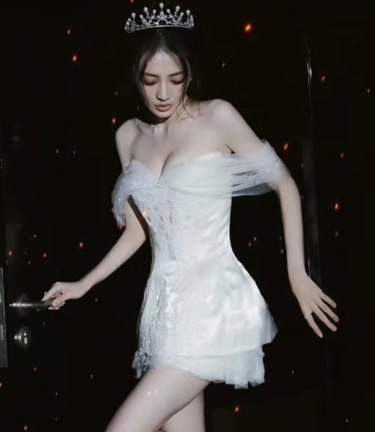 徐璐的人生太让人羡慕！唯一的苦是男人给的，被爱包围活成公主
 
谁看了徐璐的人生