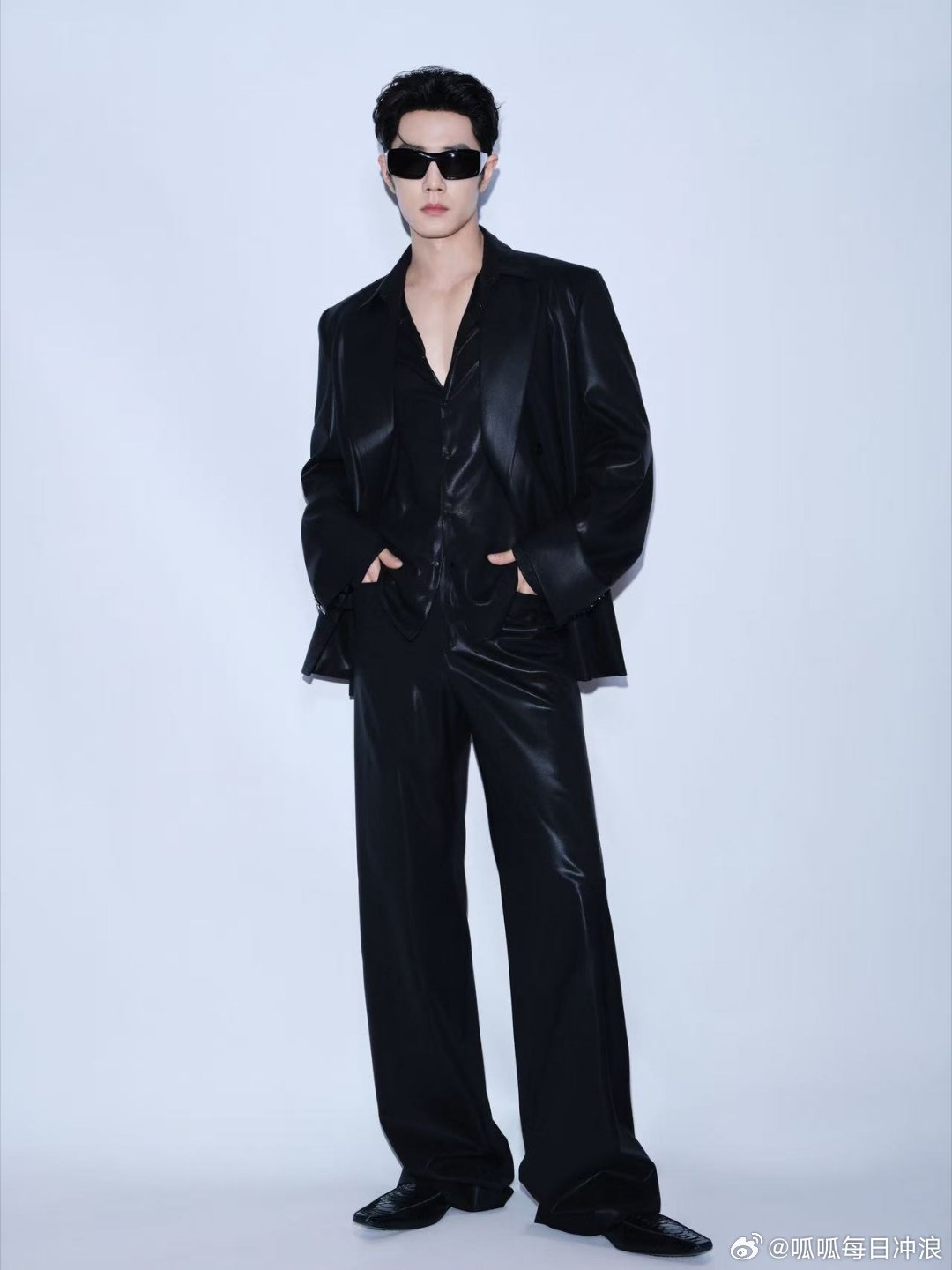 Gucci秀场look全球首穿锁定肖战！国内外第一人，顶奢亲选，实力诠释什么叫品