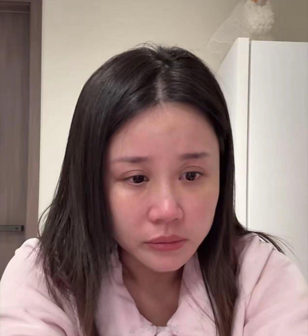 这样做，感觉到宝贝就躺在自己身边，给自己一个心灵的安慰，但是这是冷冰冰的，没有情