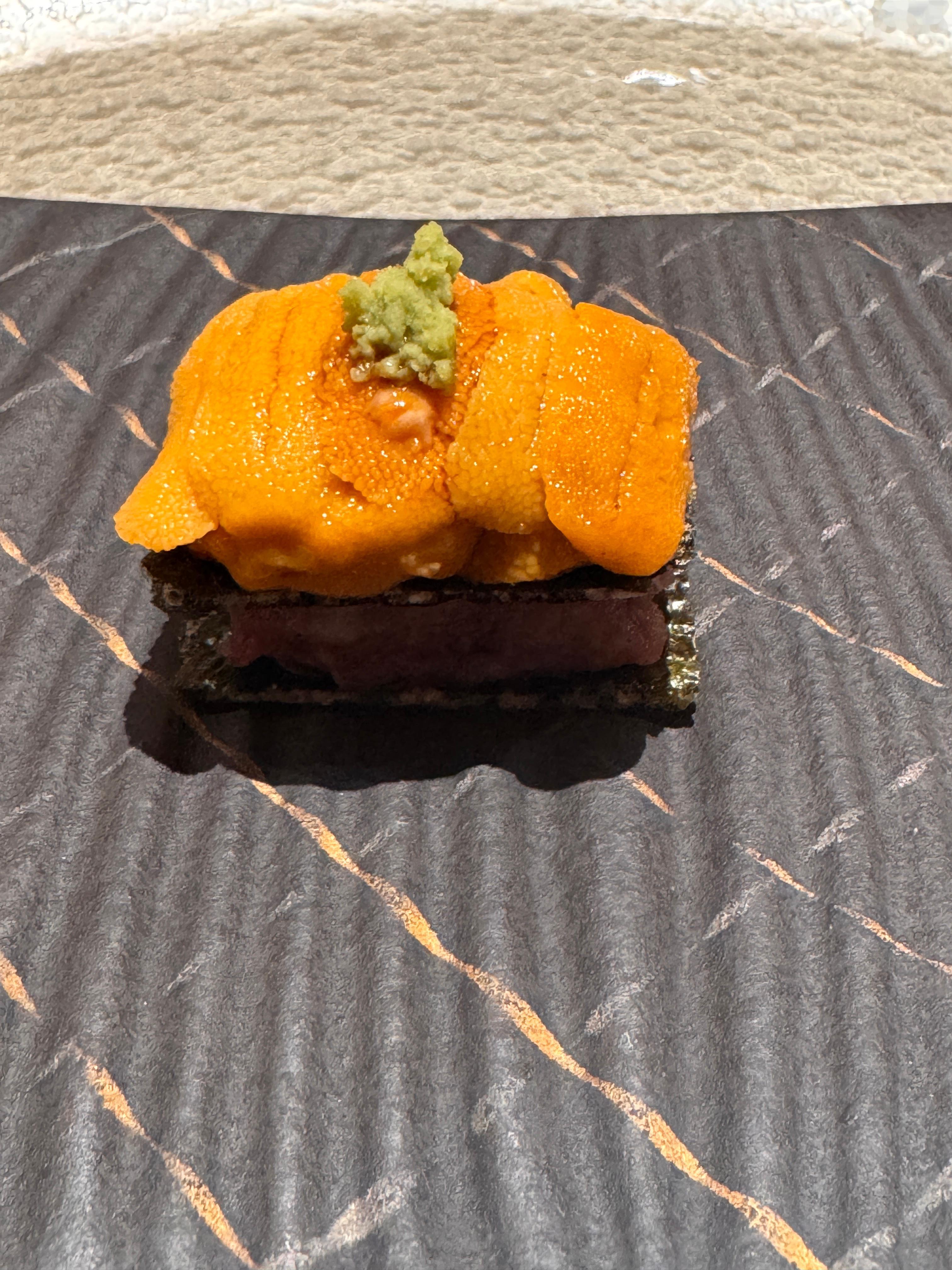 无功无过的一家寿司店。喝完一瓶朝日才想起来自己早上吃了粒阿莫西林，应该没啥事儿吧