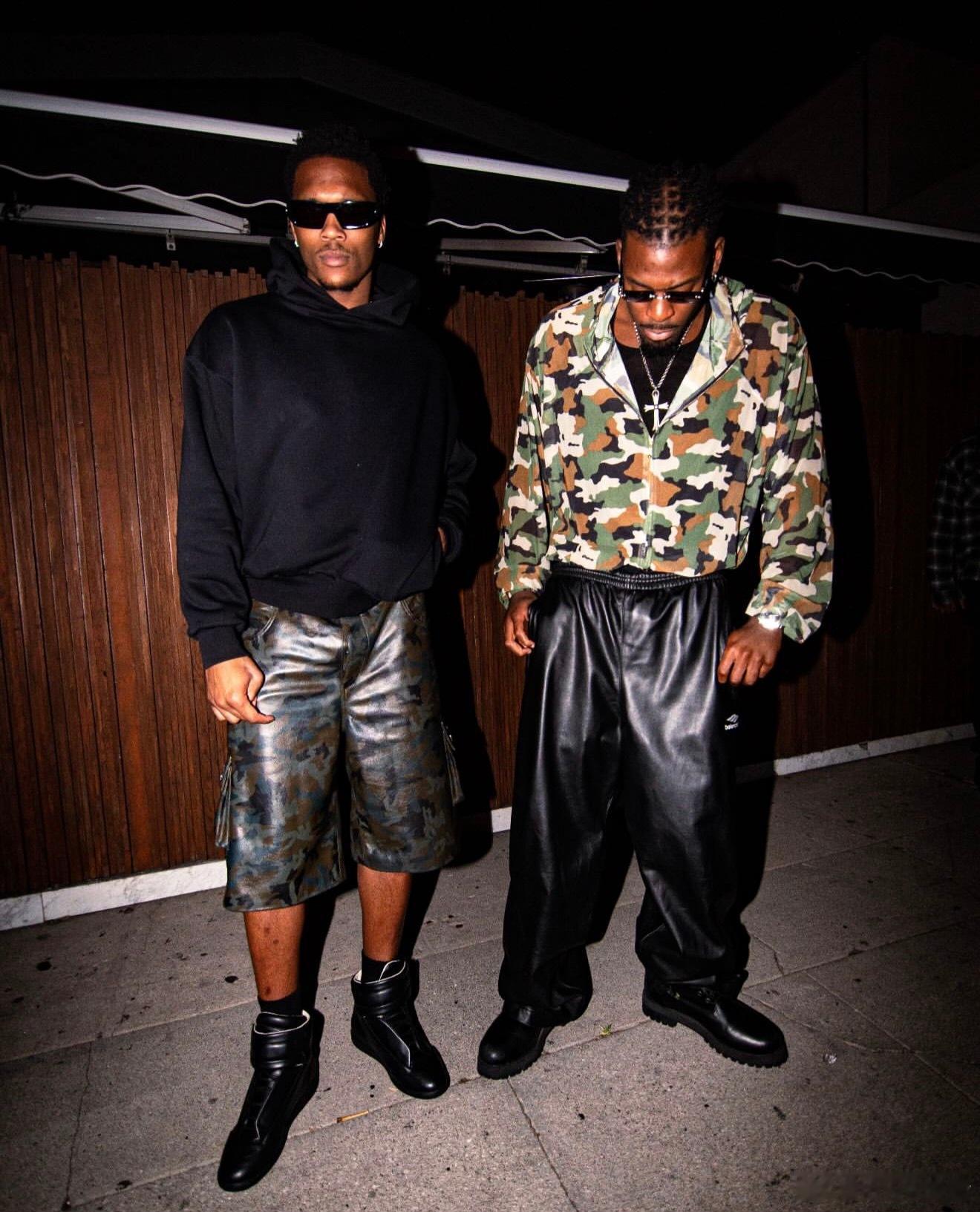 本晒出自己与自己的老乡以及好兄弟多尔特的照片并祝他生日快乐！ 