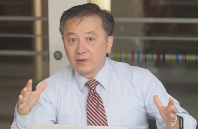 在近期，就职于五角大楼的美籍华裔胡振东对中国统一事件公然叫嚣，他说“看不到中国大