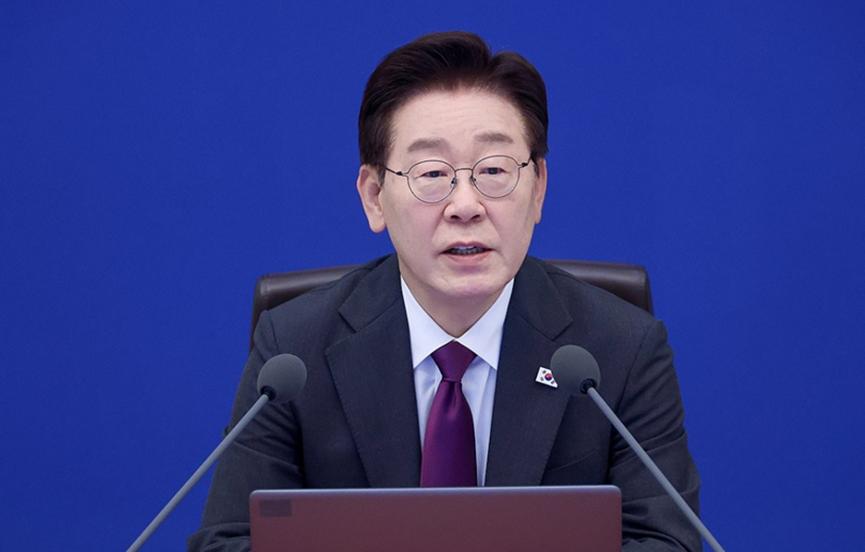 李在明确实是个清醒的，聪明的韩国总统。面对韩国媒体炮制的抹黑中国的一些新闻，他直