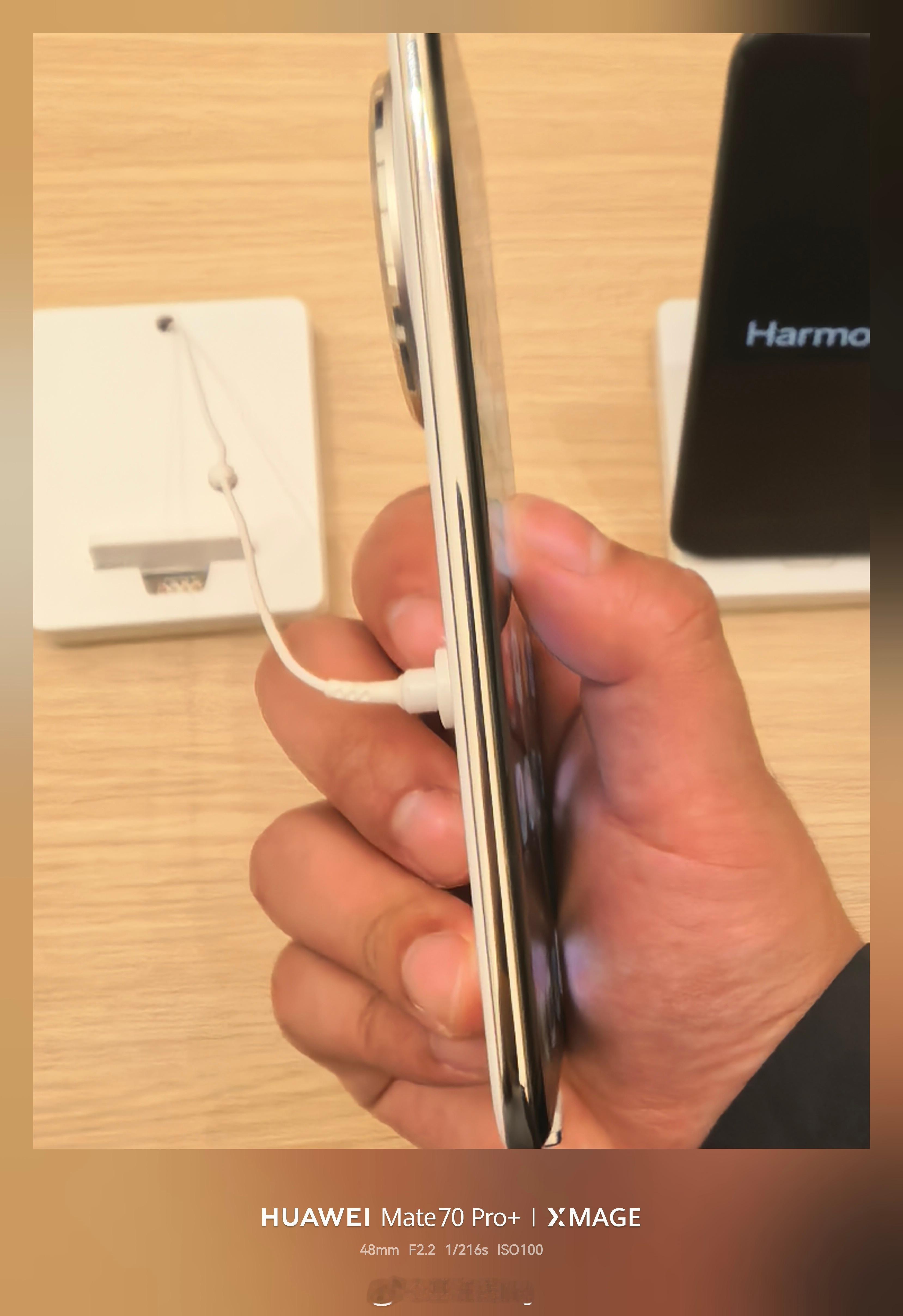 Hello，好基友们，这两天一直在陪对象，也顺便去好好的看一看最近在网上舆论上很