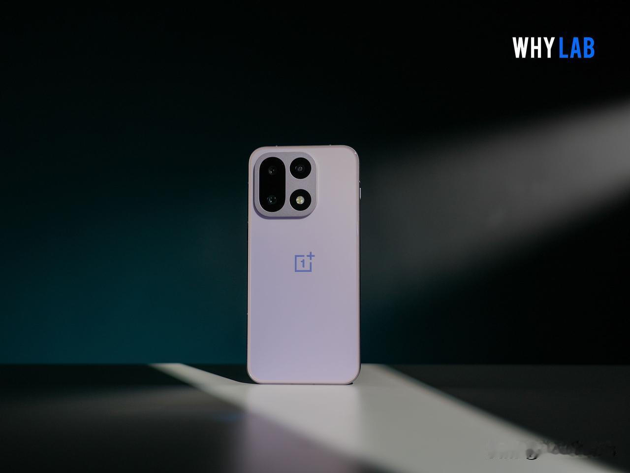 一加 15 雾光紫，3999 元起，大家觉得这代一加数字旗舰产品力如何？[吃瓜群