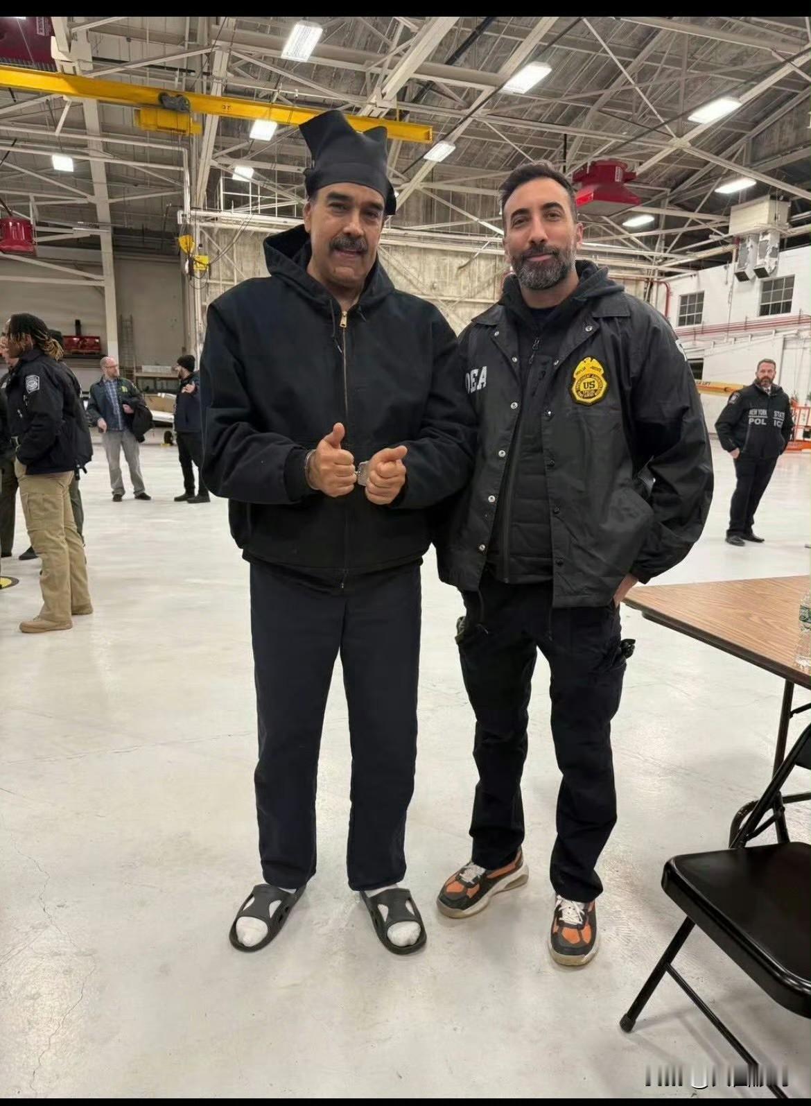 都什么年代了，竟然还有人觉得，美国到处为其他国家着想，为世界人民的幸福，操碎了心