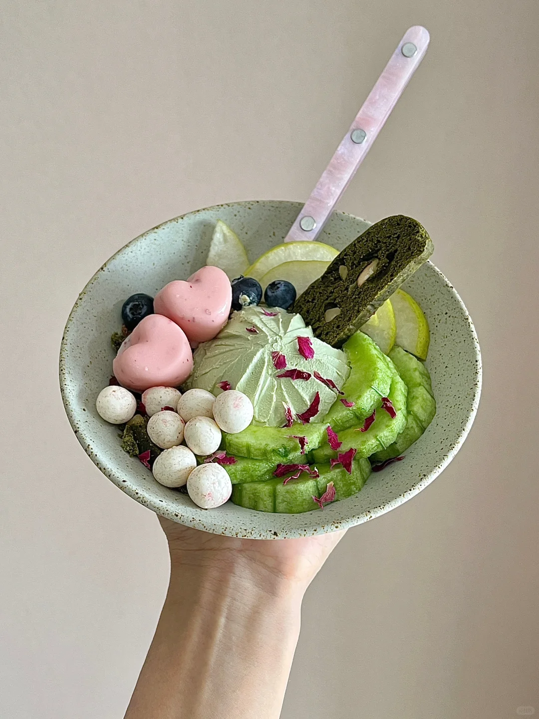 吃点爱心酸奶碗！