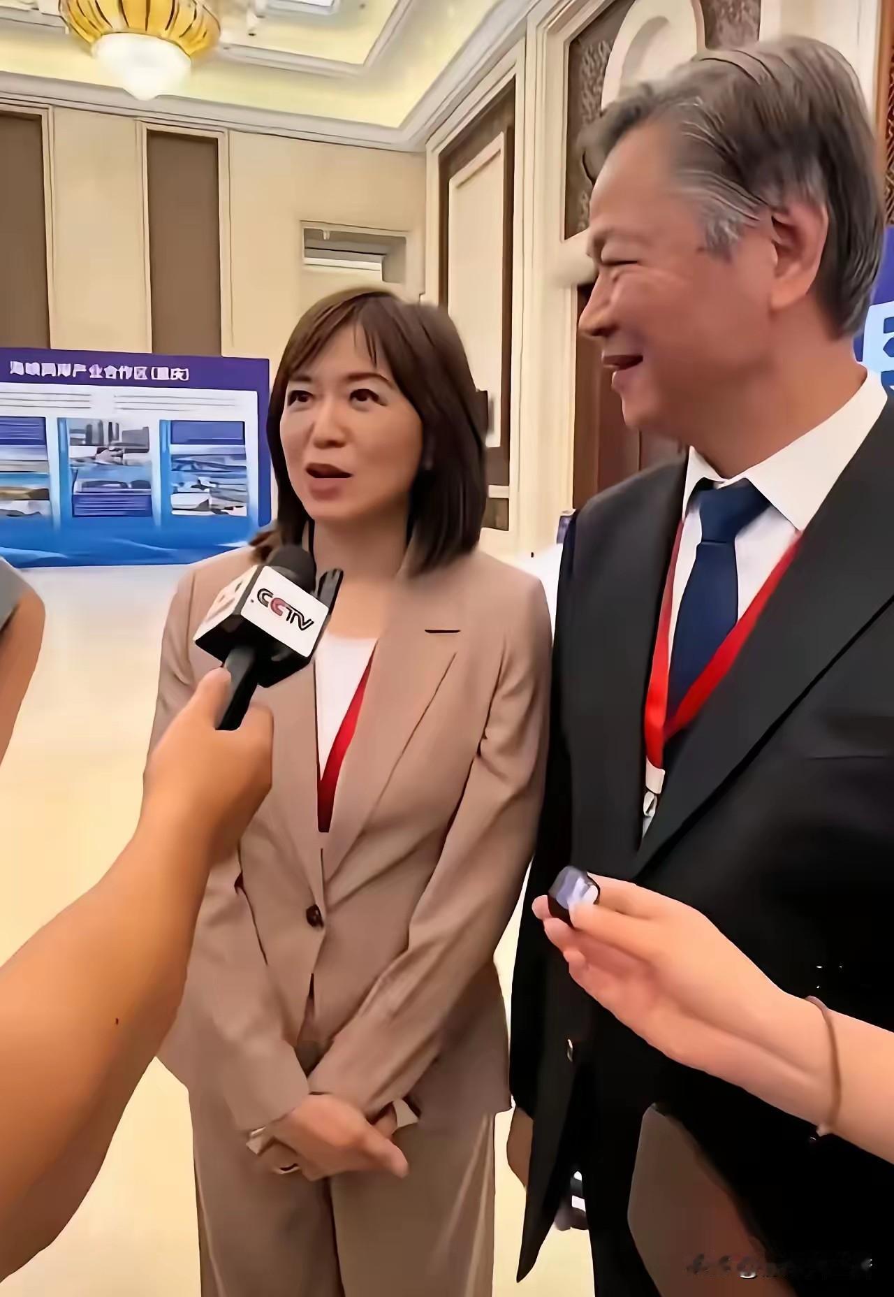 又一个让人唏嘘的消息！
继赖岳谦通告被全部取消、不再上中天之后，周玉琴也发文确认