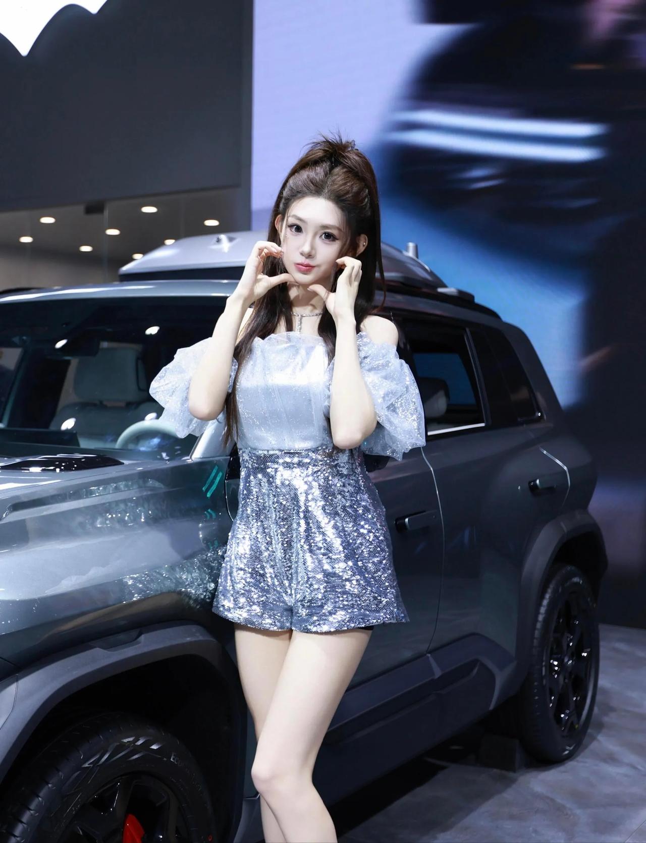 车模美图分享车模 高颜颜美女车模 车模照 炫酷车模 高端车模 性感长腿车模 车模