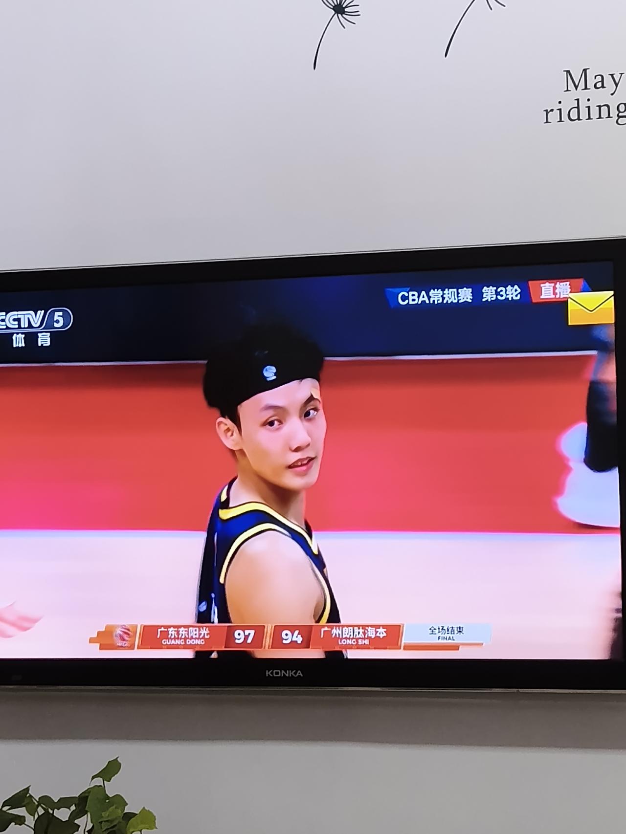 三国演义有“三英战吕布”，昨天晚上的广东德比，想说“三杰战艾伦”，只是郭艾伦已经