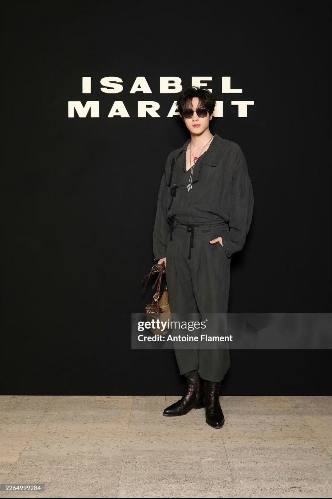 展轩巴黎时装周G社生图 展轩巴黎时装周G社生图，很帅很酷，状态满分💯展轩看秀造